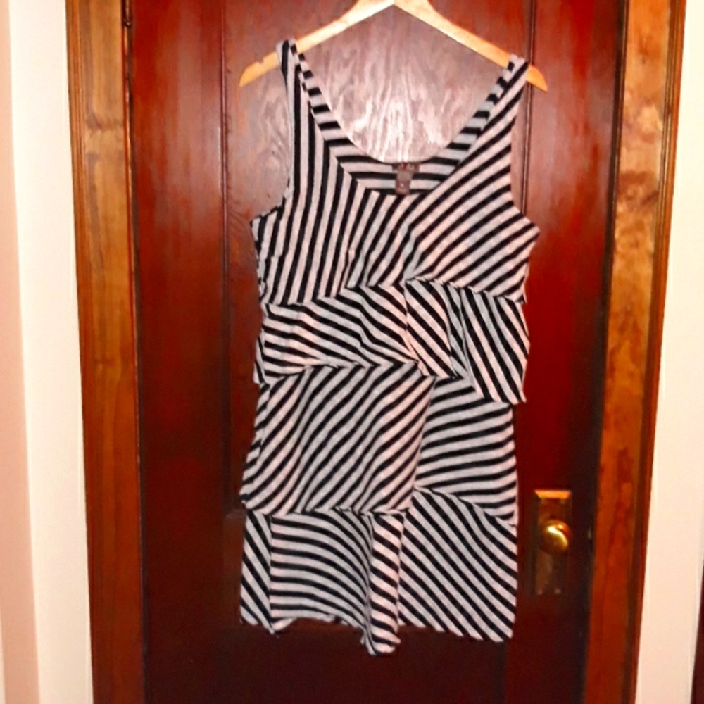 Stripped ruffled dress